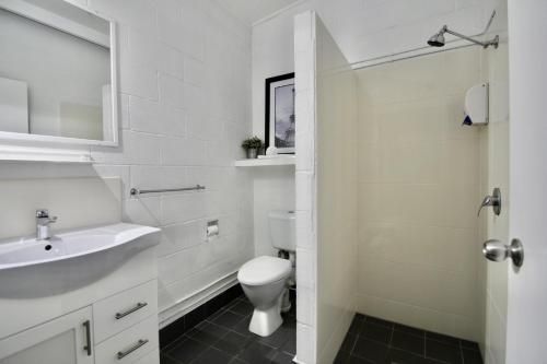 Hideaway Noosa Men Only Beach Resort4