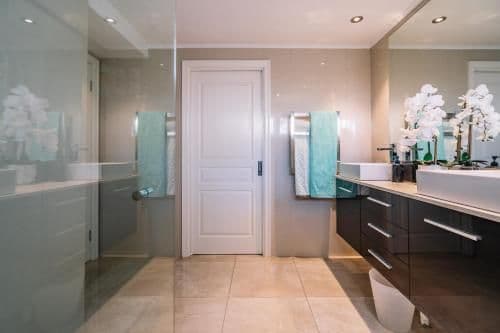 Deluxe Queen Suite