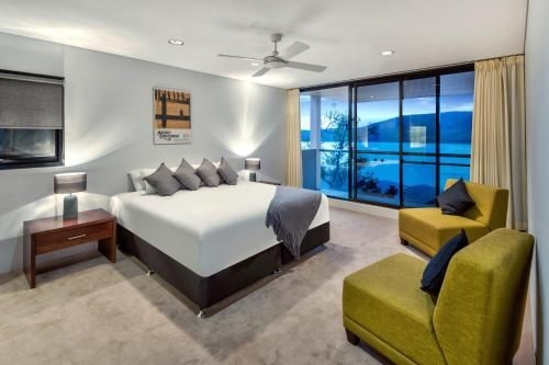 Waves 5 Luxury 3 Bedroom Breathtaking Ocean Views Central Location3