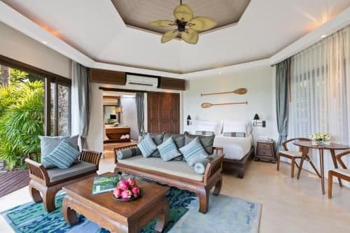 Suite With Private Pool and Sea View
