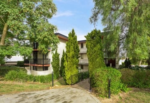 South Perth Executive Apartment4
