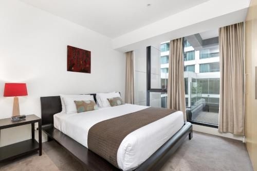 Edgewater 1081