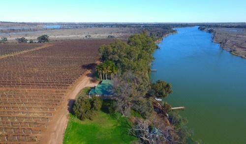 Mundic Waterfront Cottages2