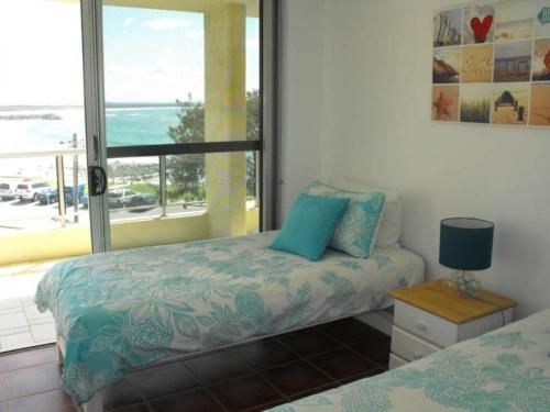 Beachpoint, Unit 202, 28 North Street2