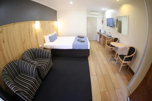 Deluxe Queen Room