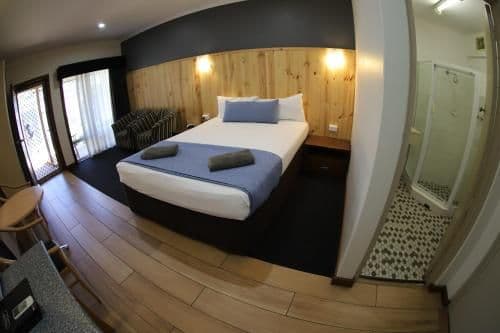 Deluxe Queen Room