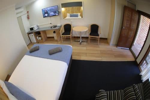 Deluxe Queen Room