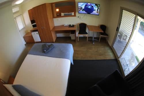 Deluxe Queen Room