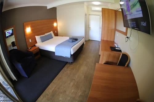 Deluxe Queen Room