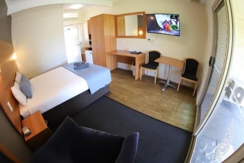 Deluxe Queen Room
