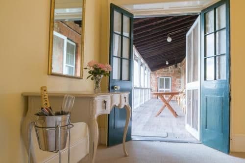 Standard Double Room - Mount Brown