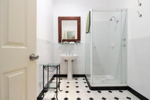 Standard Double Room - Mount Brown