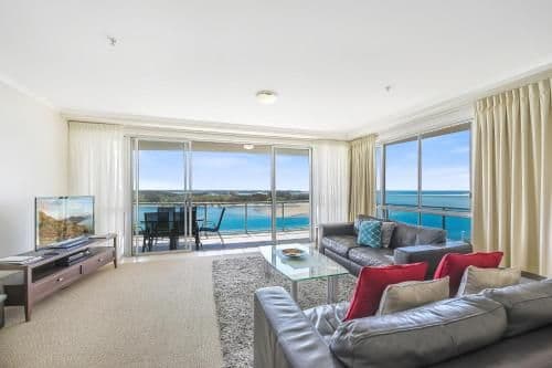 One-Bedroom Apartment with Water View