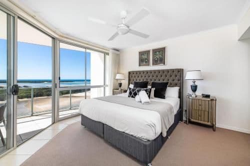 One-Bedroom Apartment with Water View