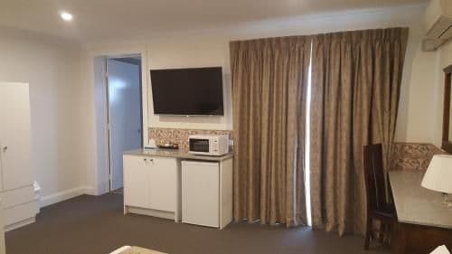 Executive Queen Disabled Room