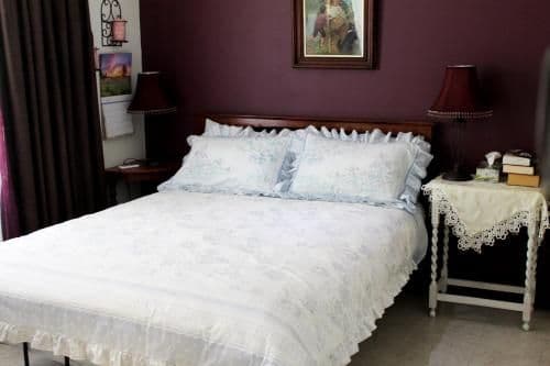 Premium Queen Room with Private Bathroom - Gold