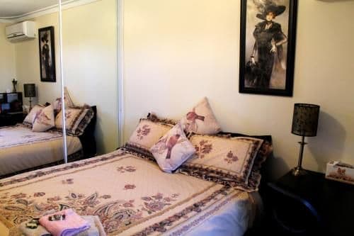 Queen Room - Silver