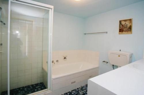 Ebbtide, Unit 33, 2-6 North Street1