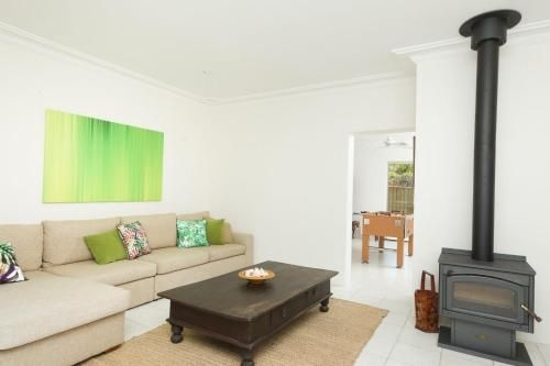 The Beach House at One Mile - 6 Burrawong2