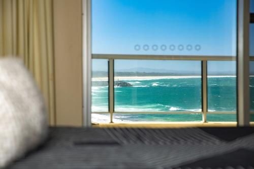 Beachpoint, Unit 402, 28 North Street4