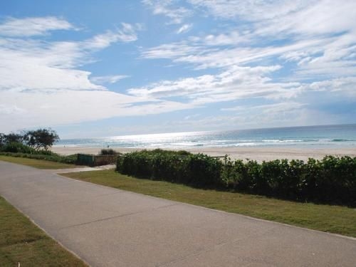 Brigadine Tugun, Unit 24