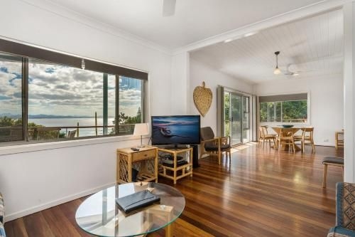 13 Brownell Drive Wategos Beach - Beach House4