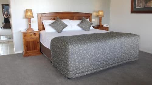 Deluxe Suite with Spa Bath