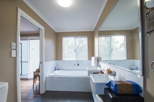 Three-Bedroom Cottage - Salt Box