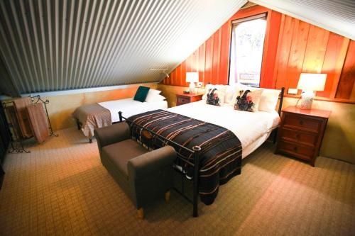 Outback Cellar & Country Cottage4