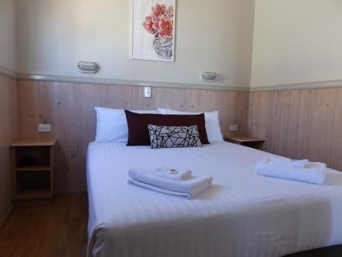 Deluxe Two-Bedroom Cabin