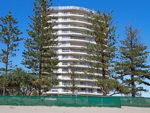 Rainbow Place unit 5 - Beachfront apartment in Rainbow Bay Coolangatta, Southern Gold Coast1