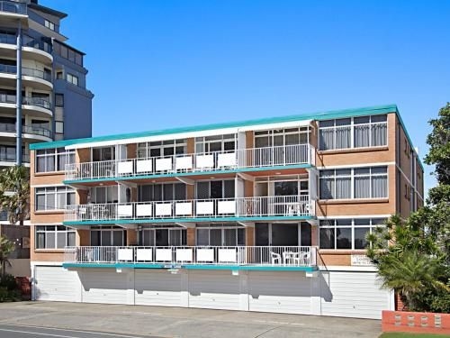 Beach Lodge unit 9 - Greenmount Beach Coolangatta1