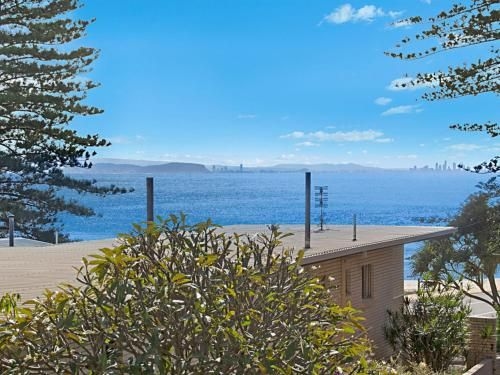Cobden Court Unit 6 - 2 bedroom unit one street from the beach4
