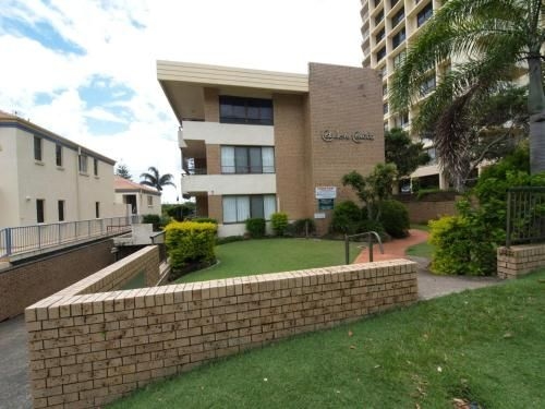 Cobden Court Unit 6 - 2 bedroom unit one street from the beach3