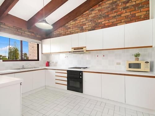 Coral Gardens unit 2 - Water views and easy walk to Twin Towns Services Club4