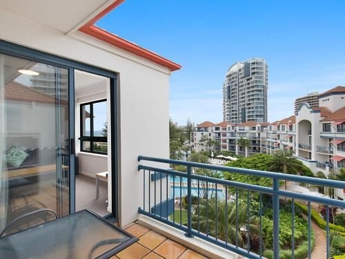 Calypso Plaza Resort Unit 417 - Penthouse style apartment Wi-Fi included1