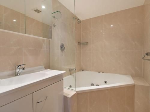 Kooringal unit 17 - Panoramic ocean views from this 5th floor apartment2