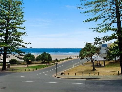 Springtide Unit 2 - Right on the beach with ocean views0