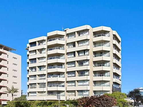Kooringal Unit 3 - Wi-Fi included in this great value apartment right on Greenmount Beach Coolangatta3