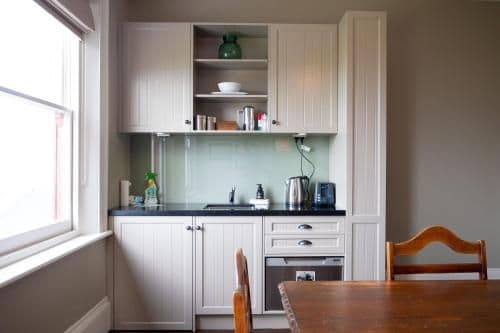 Two-Bedroom Apartment with Sea View - Old Housekeepers