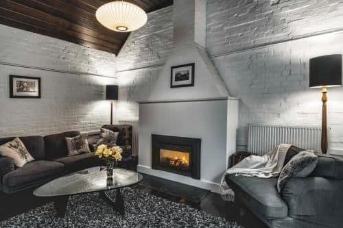 Two-Bedroom Apartment with Courtyard - School House