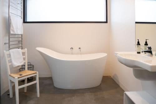 Two-Bedroom Apartment with Courtyard - School House