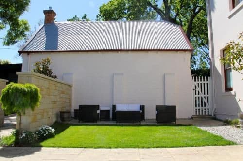 Two-Bedroom Apartment with Sea View - Old Housekeepers