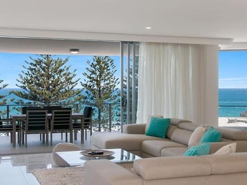 The Garland Unit 702 Beachfront Apartment in Rainbow Bay Coolangatta0