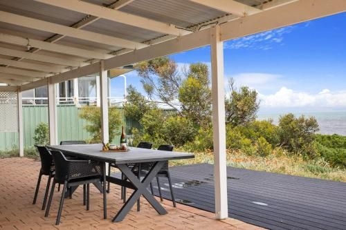 Bay Beach House - A Family & Pet Friendly Favourite with Direct Beach Access (Bay Beach House)2