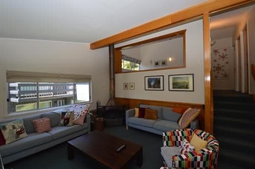Apartment with Mountain View