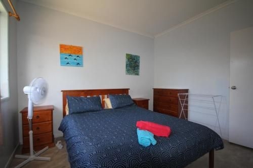 Castaway Beach House4