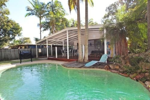 FABULOUS HOLIDAY HIDEAWAY - COOLUM BEACH (Fabulous Holiday Hideaway - Coolum Beach)0