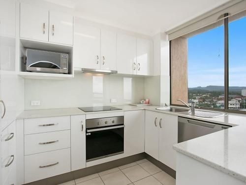 Kirra Gardens Unit 30 - Beachfront in Kirra with views to Surfers Paradise3