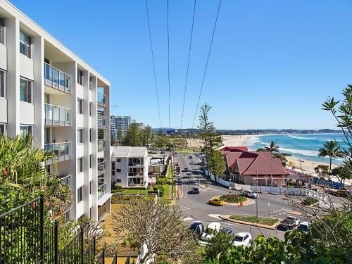 Kirra Gardens Unit 30 - Beachfront in Kirra with views to Surfers Paradise1
